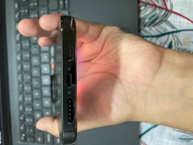 Apple iPhone 14 Pro Max 0