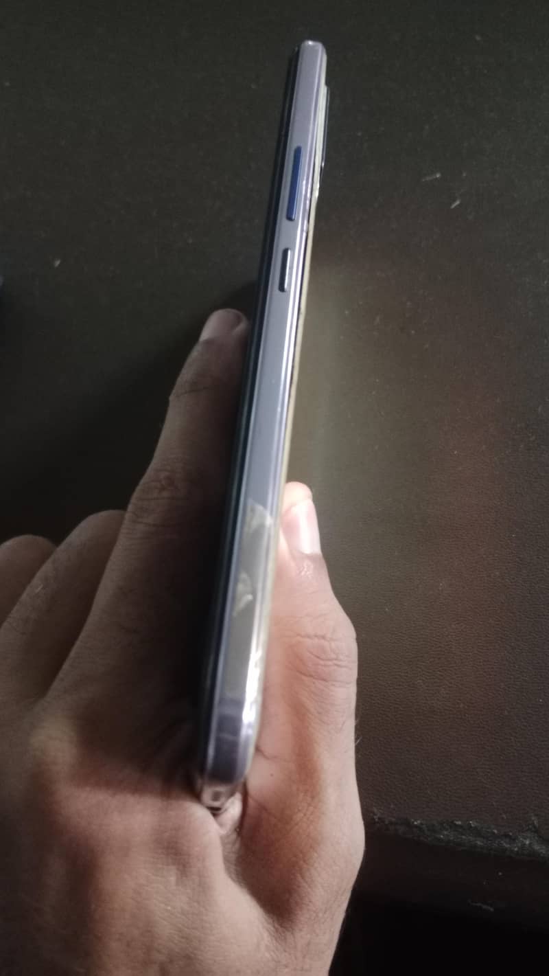 vivo V21 1