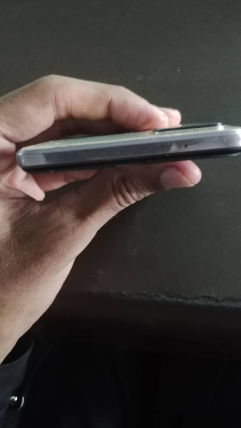 vivo V21 4