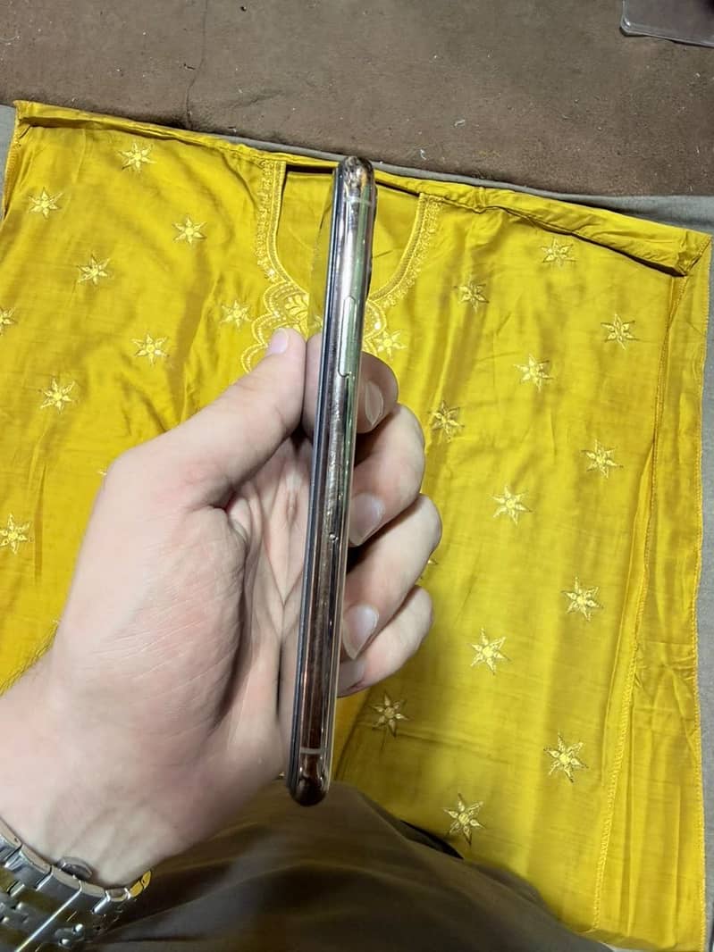 Apple iPhone 11 Pro 0
