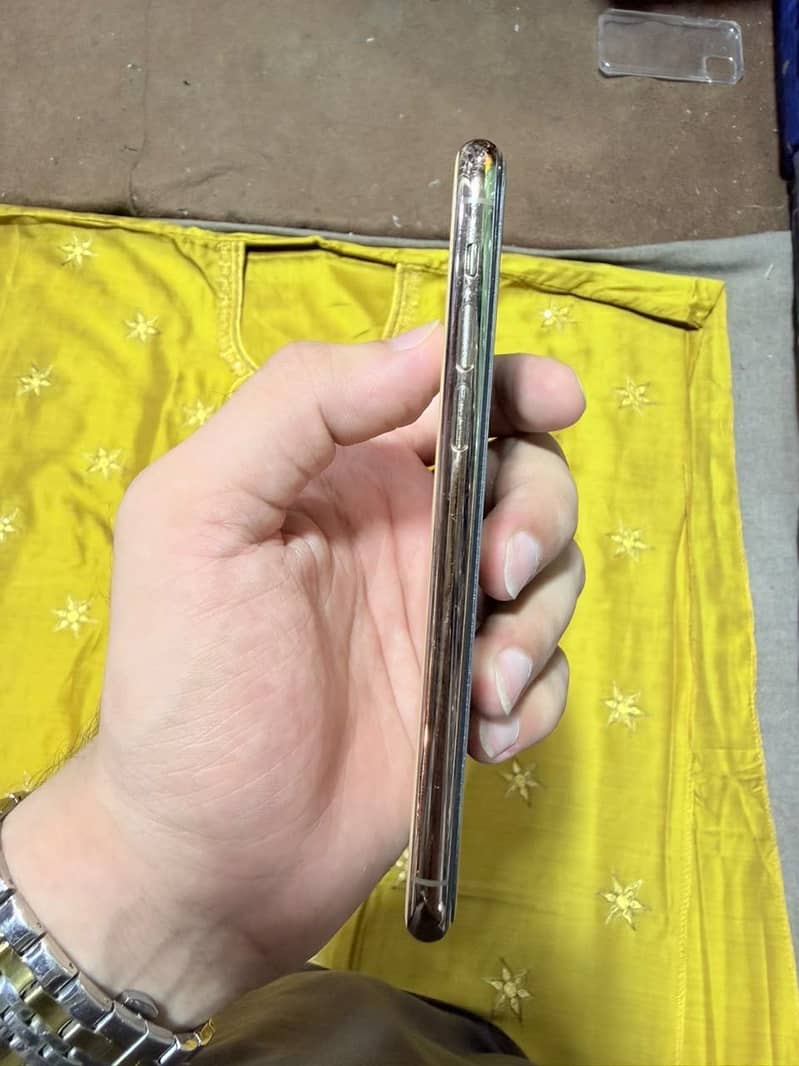Apple iPhone 11 Pro 1