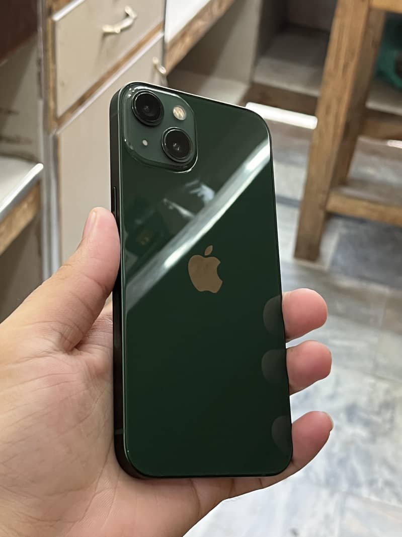 Apple iPhone 13 2