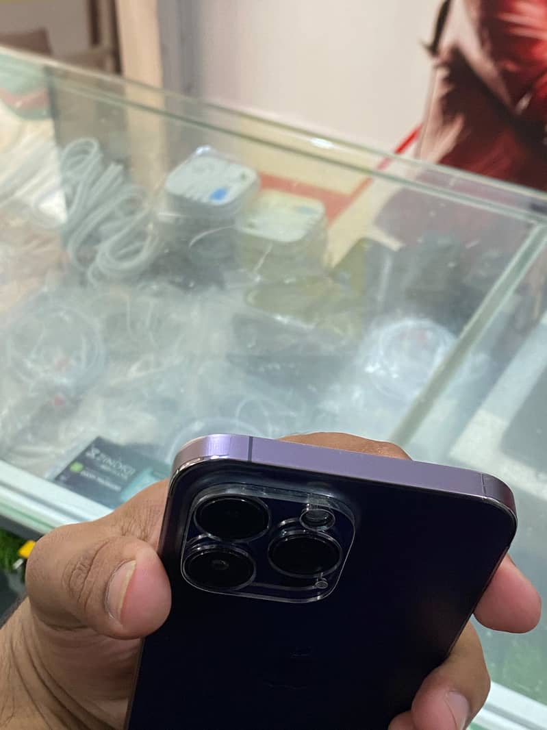 Apple iPhone 14 Pro Max 1