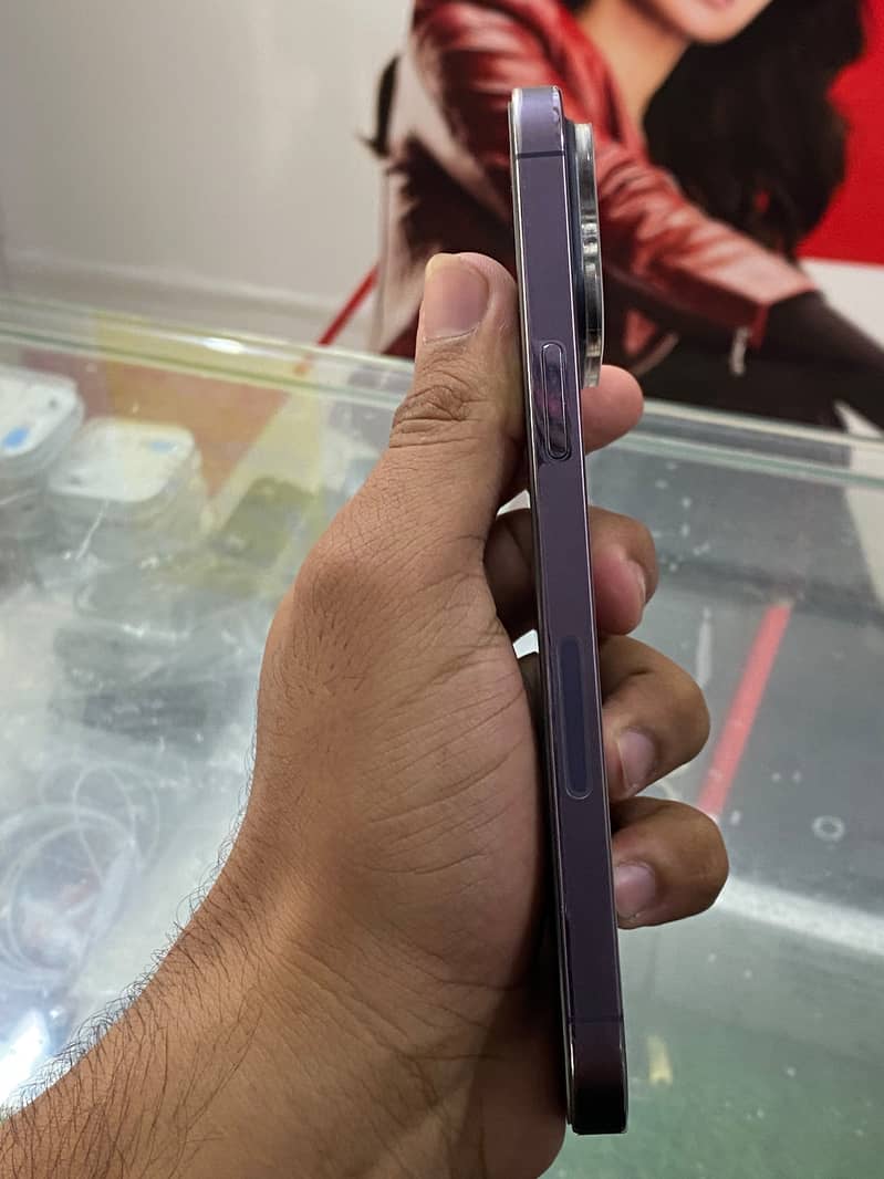 Apple iPhone 14 Pro Max 6
