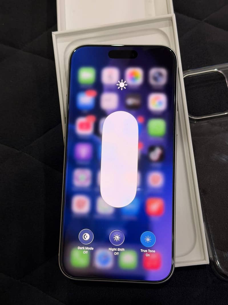 Apple iPhone 17 Pro Max 3