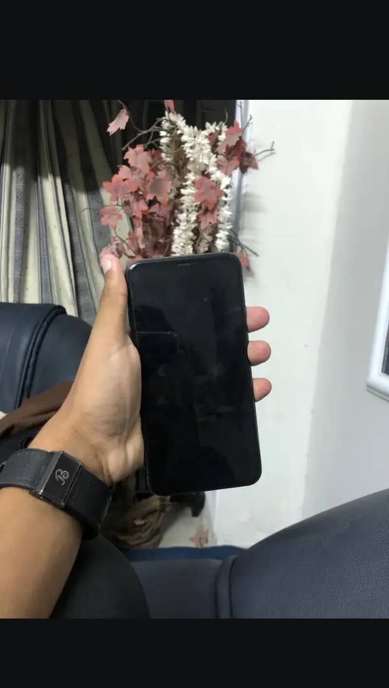 Apple iPhone 11 Pro Max 5