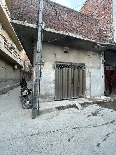 2.5 Marla Single Storey Corner House For Sale In Maskeen Pura Very Near To Main Canal Road