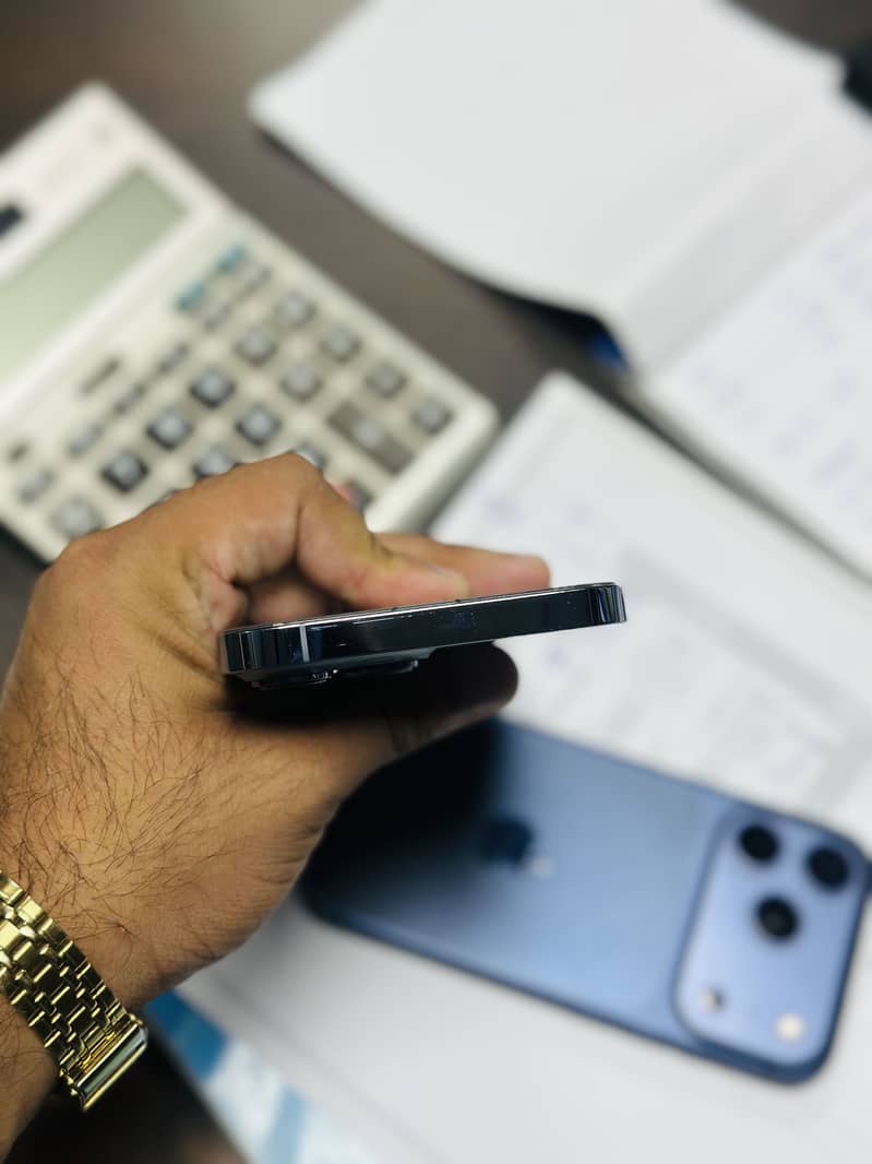 Apple iPhone 13 Pro Max 6