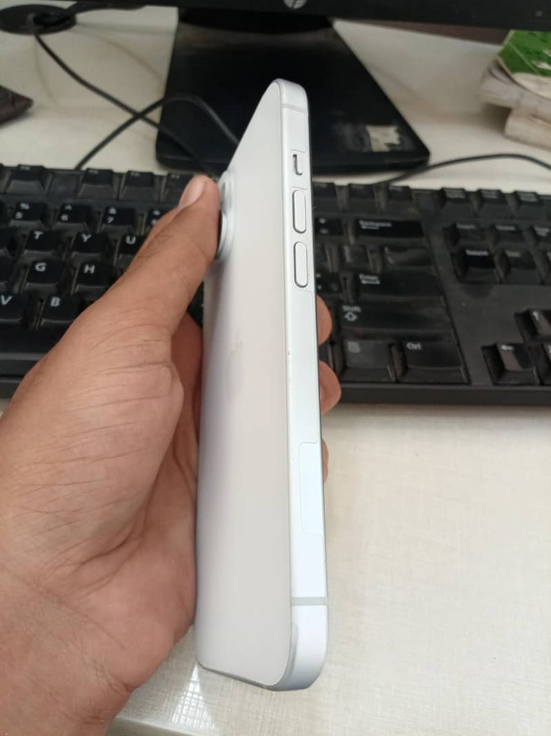 Apple iPhone 15 2