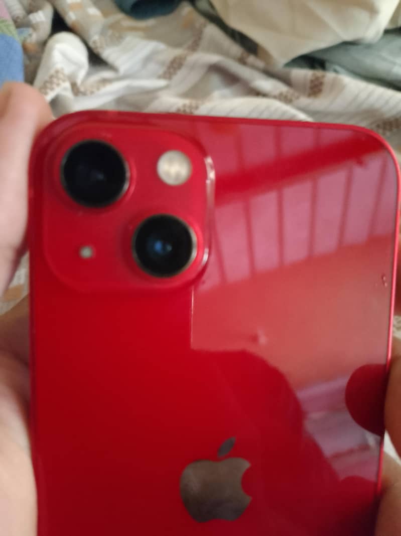 Apple iPhone 13 4