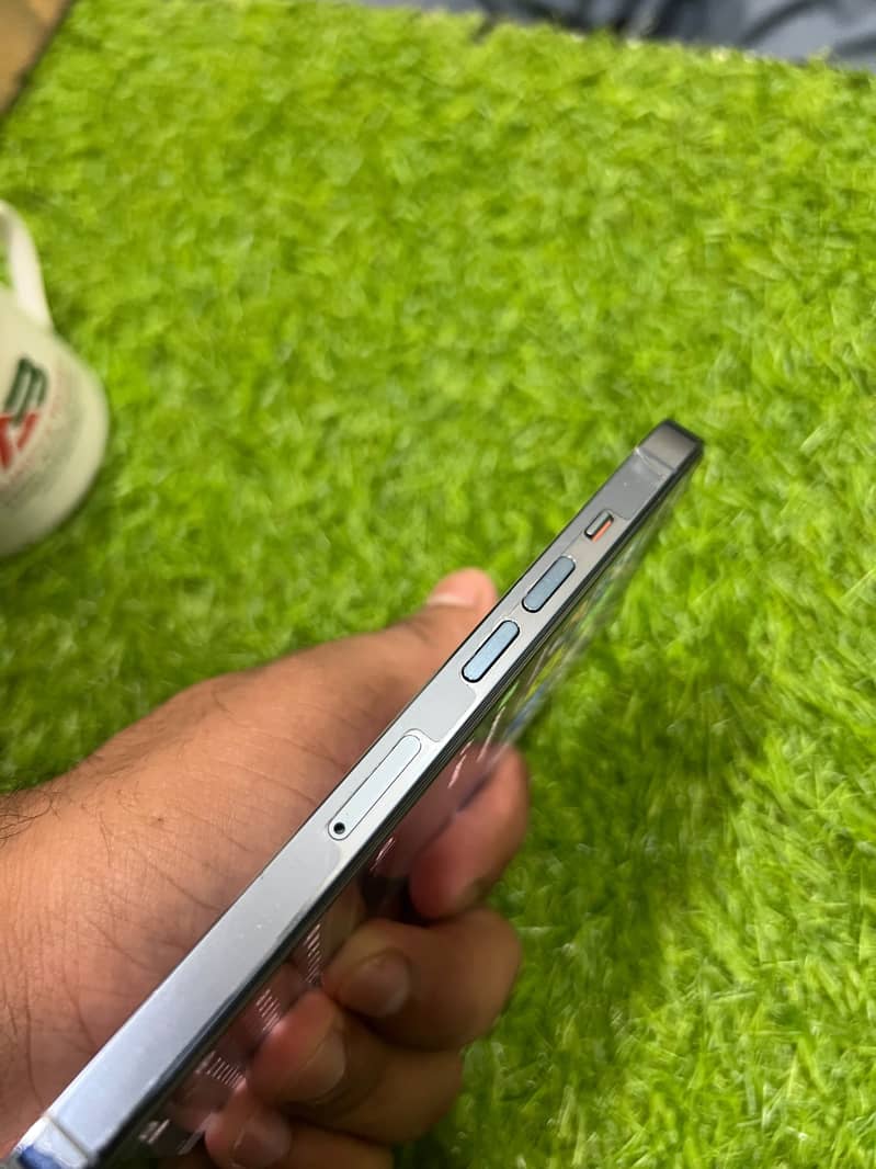 Apple iPhone 13 Pro 0