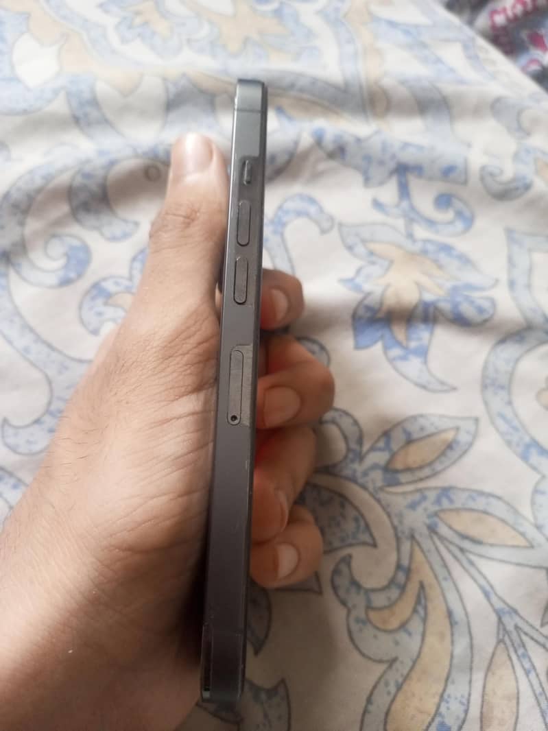 Apple iPhone 13 Pro 1