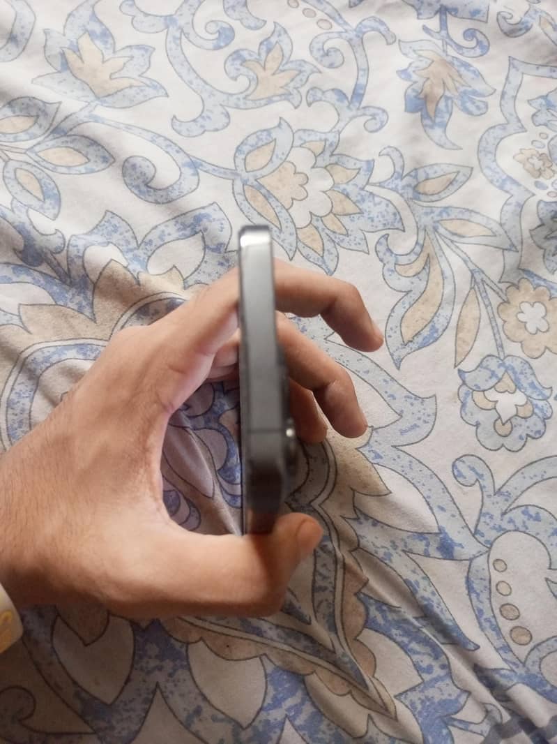 Apple iPhone 13 Pro 3