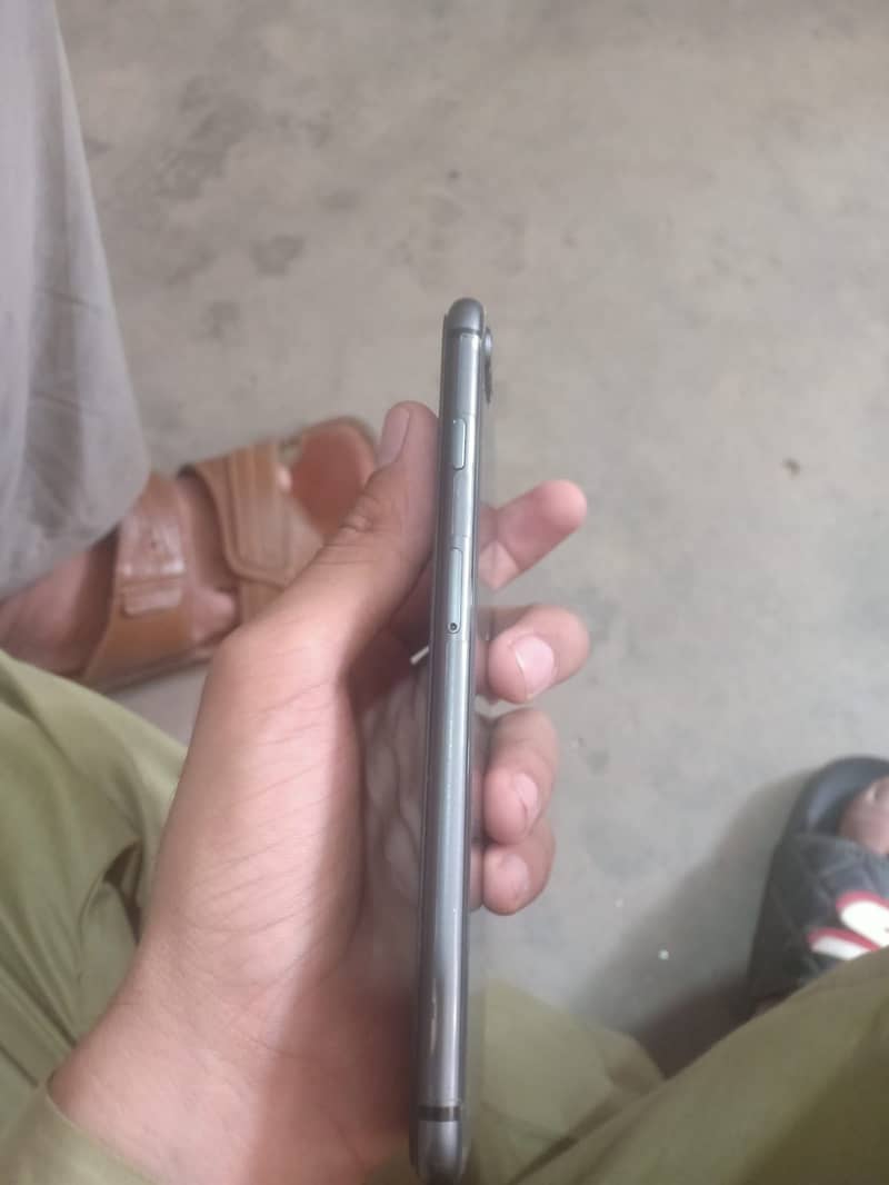 Apple iPhone 8 Plus 0