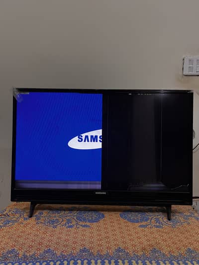 32” HD LED TV - Panel Broken
