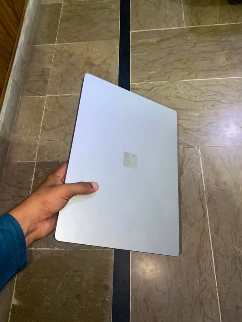 Microsoft Surface 3 1
