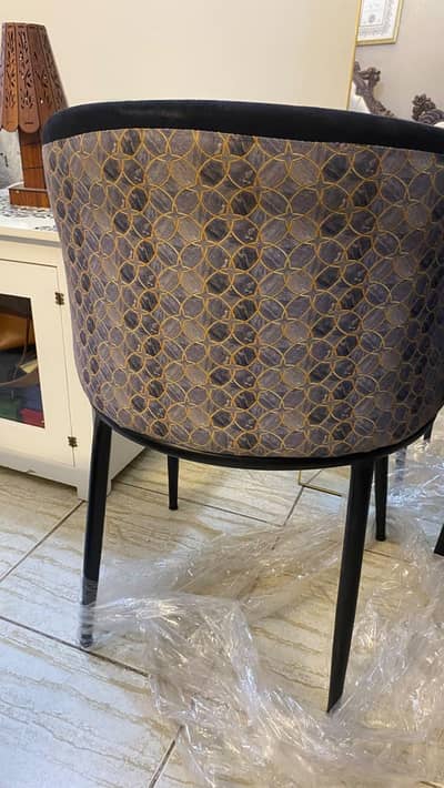 2 chairs Like new