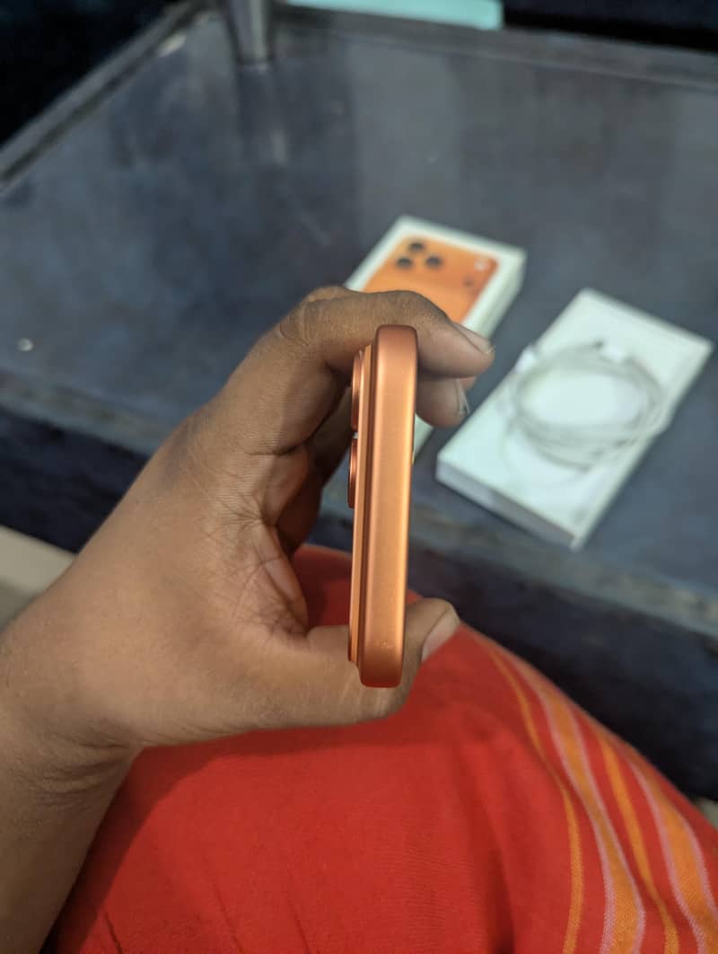 Apple iPhone 17 Pro Max 4