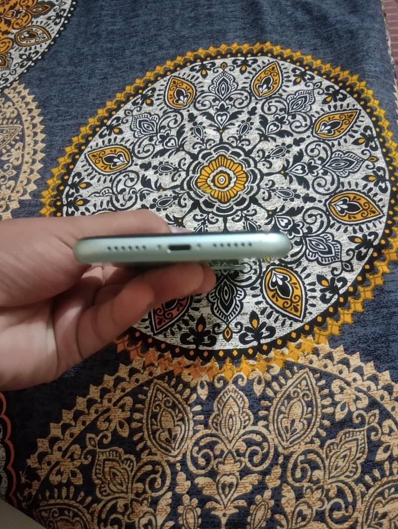 Apple iPhone 11 2