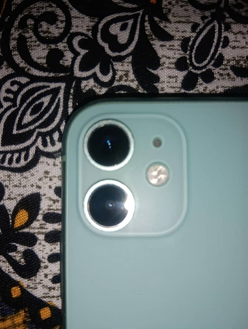 Apple iPhone 11 7