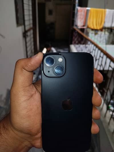 Apple iPhone 13