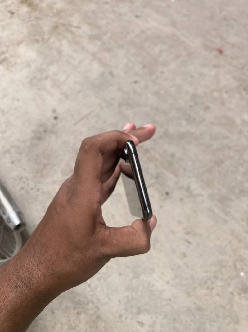 Apple iPhone XS 6