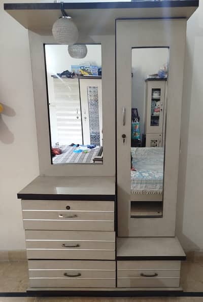 Bedroom Set – Excellent Condition