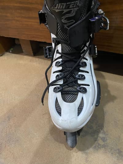 Skating shoes 10/10 condition 7/8 size slightly used