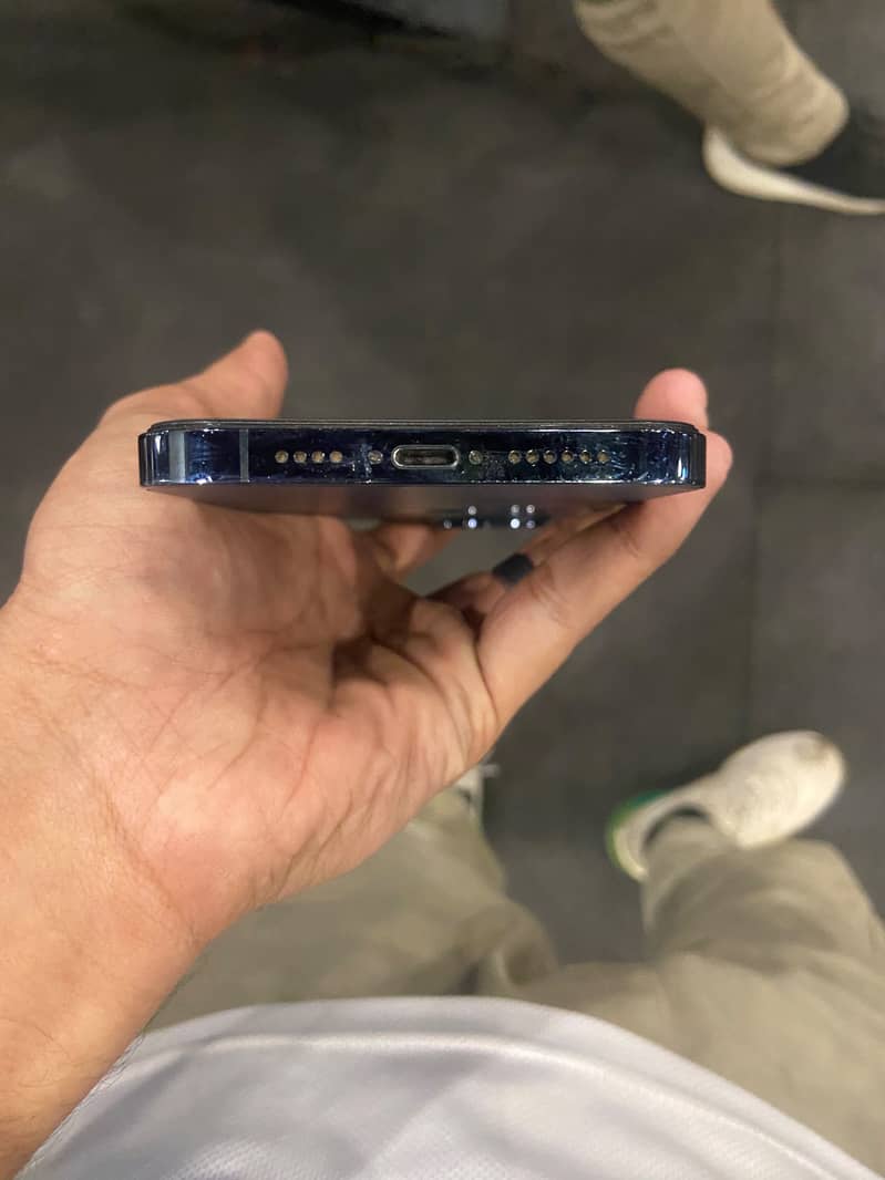 iphone 12 pro max 3