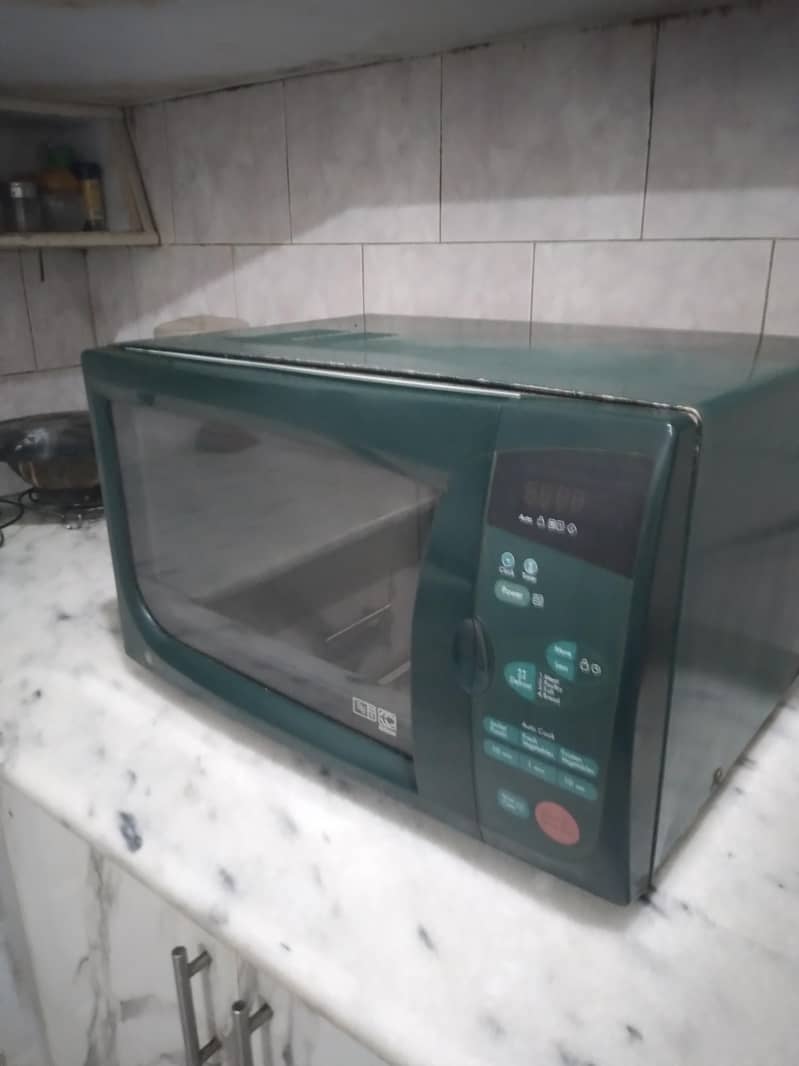 Microwave oven 1