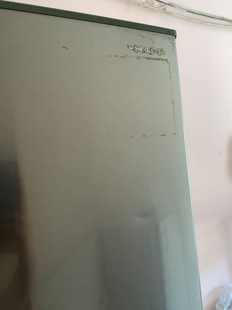 Sharp Refrigerator 0
