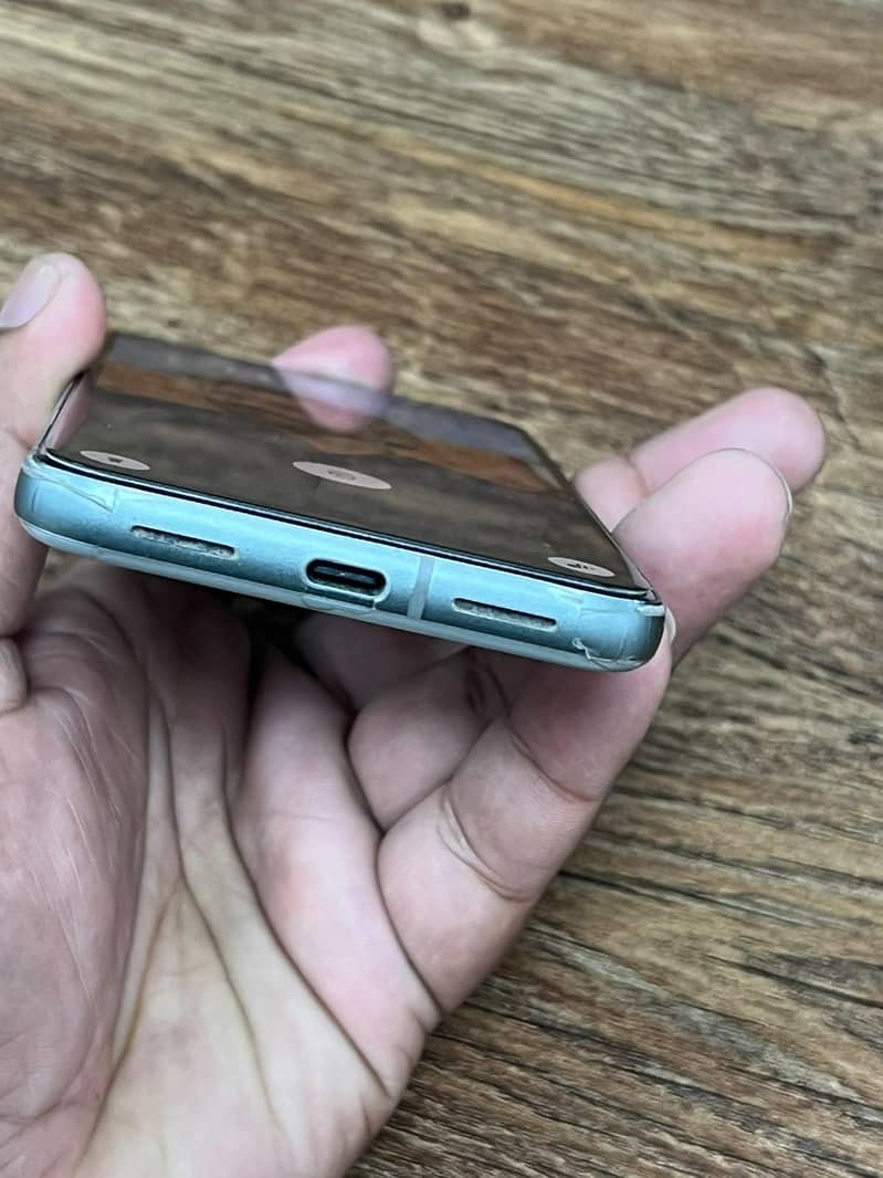 Google Pixel 8 5