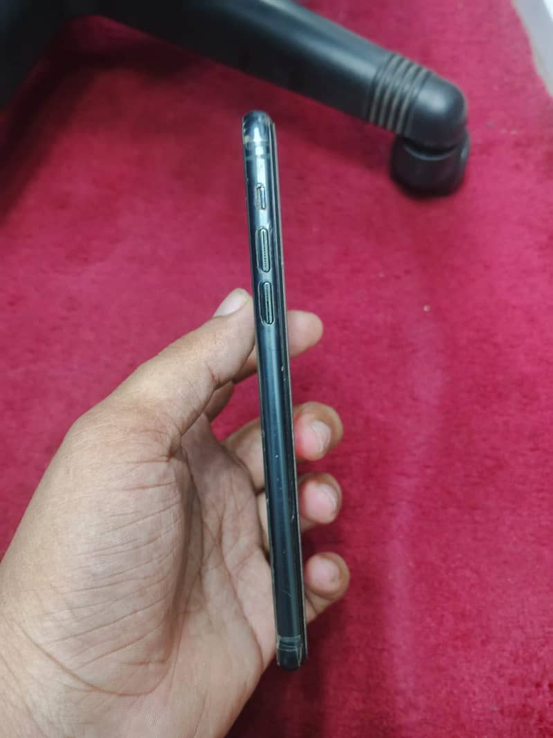Apple iPhone 11 Pro Max 3