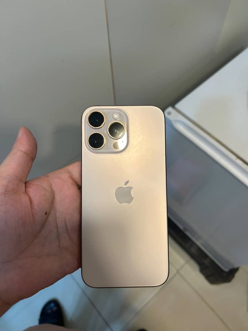 Apple iPhone 16 Pro Max 0