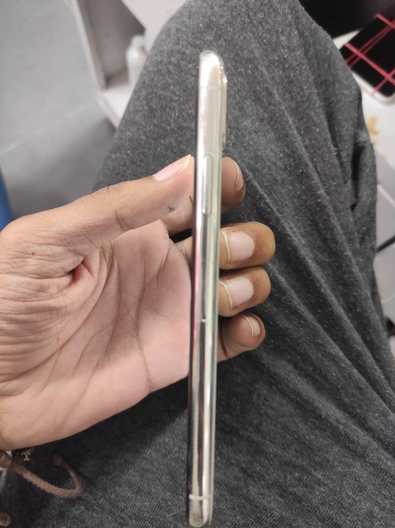 Apple iPhone X 2