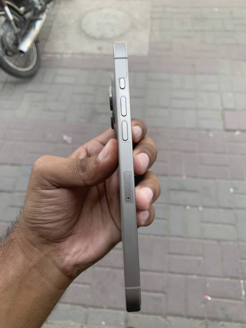iPhone 15 pro max 256 2