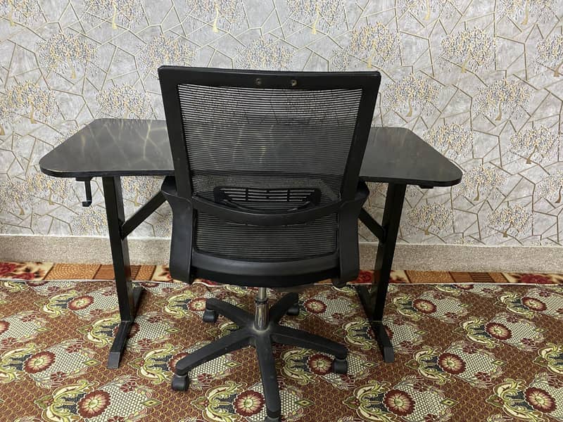 Computer table and chair 0