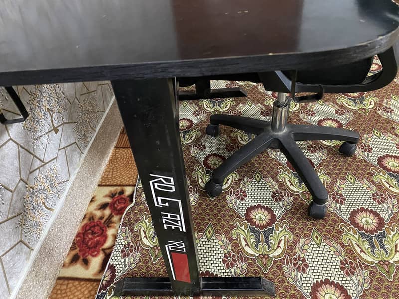 Computer table and chair 2