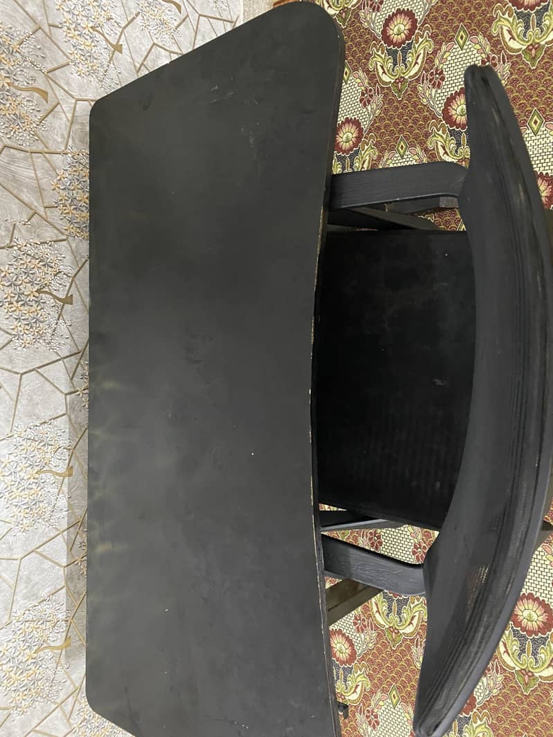 Computer table and chair 4