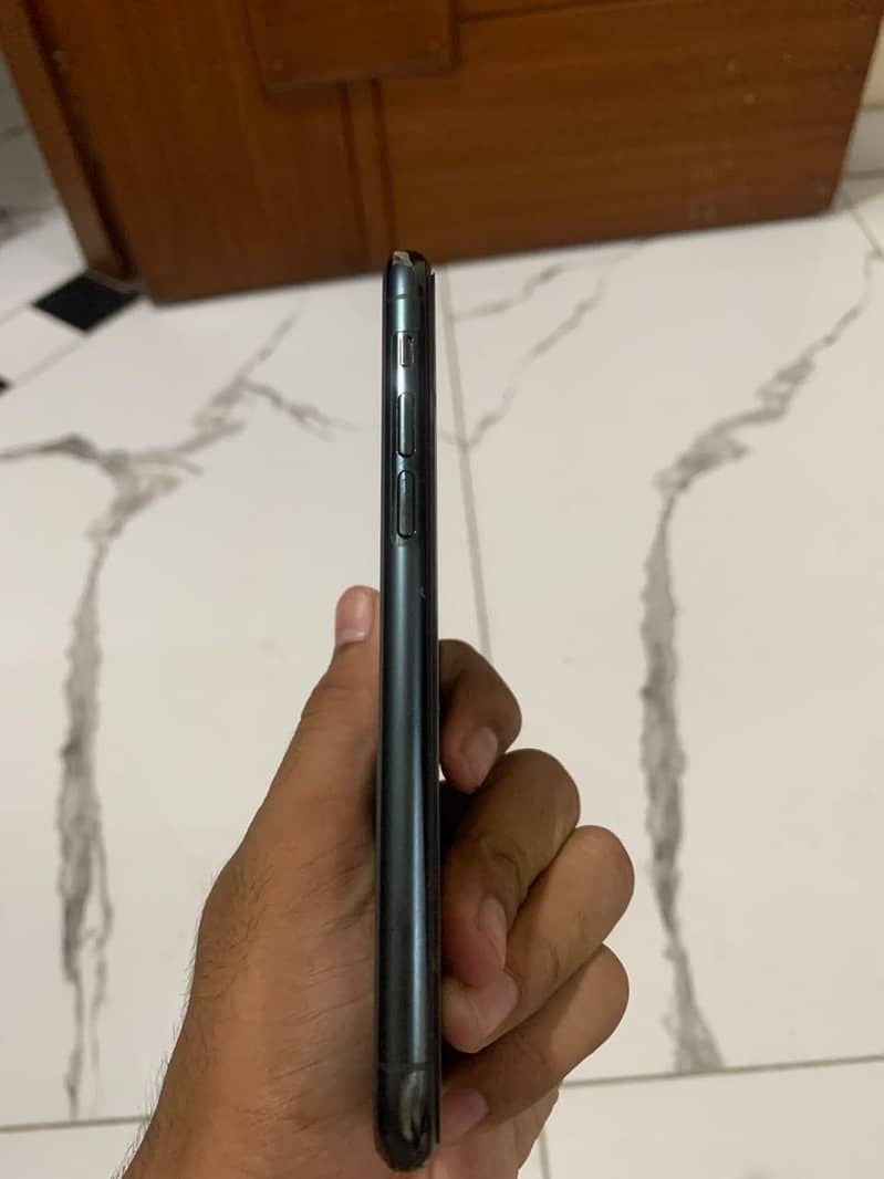 Apple iPhone 11 Pro 3