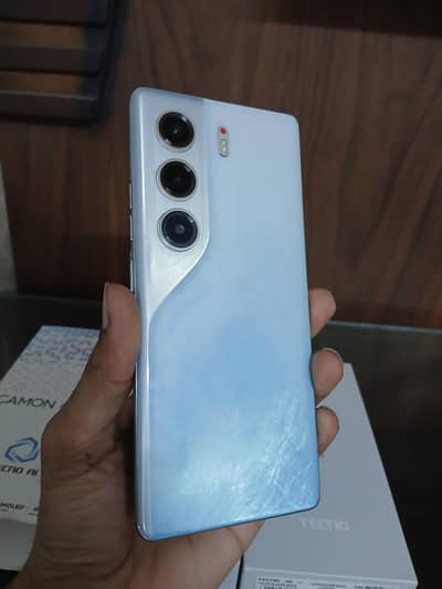 Tecno CAMON 40 Pro 8 256 GB with Box