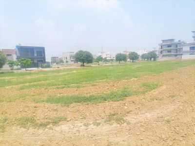 11.20 Marla Corner & Main 80ft Road Plot Available For Sale