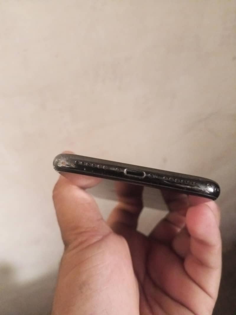 Apple iPhone X 3