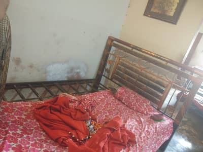 King Size Iron bed without foam