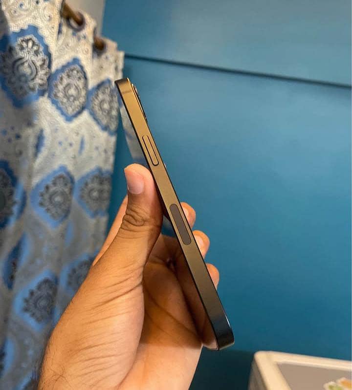 Apple iPhone 13 4