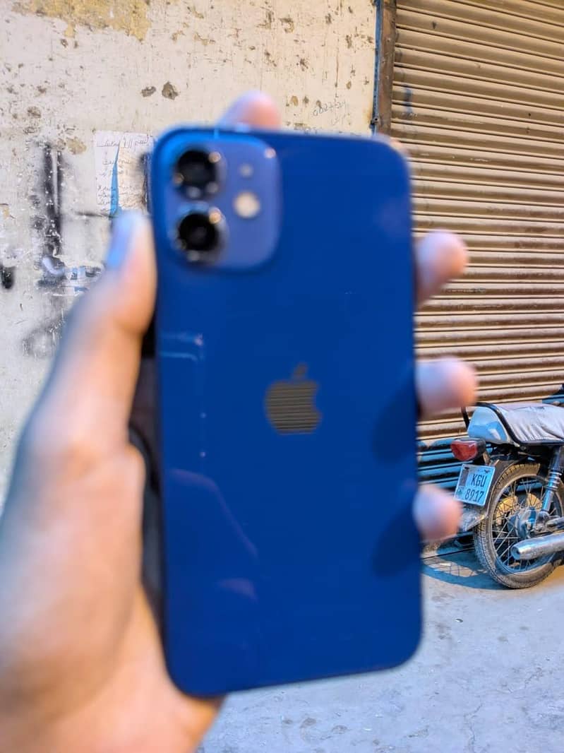Apple iPhone 12 mini 0