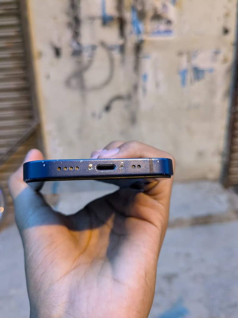 Apple iPhone 12 mini 1