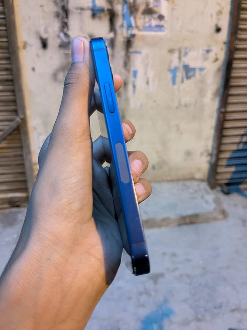 Apple iPhone 12 mini 3