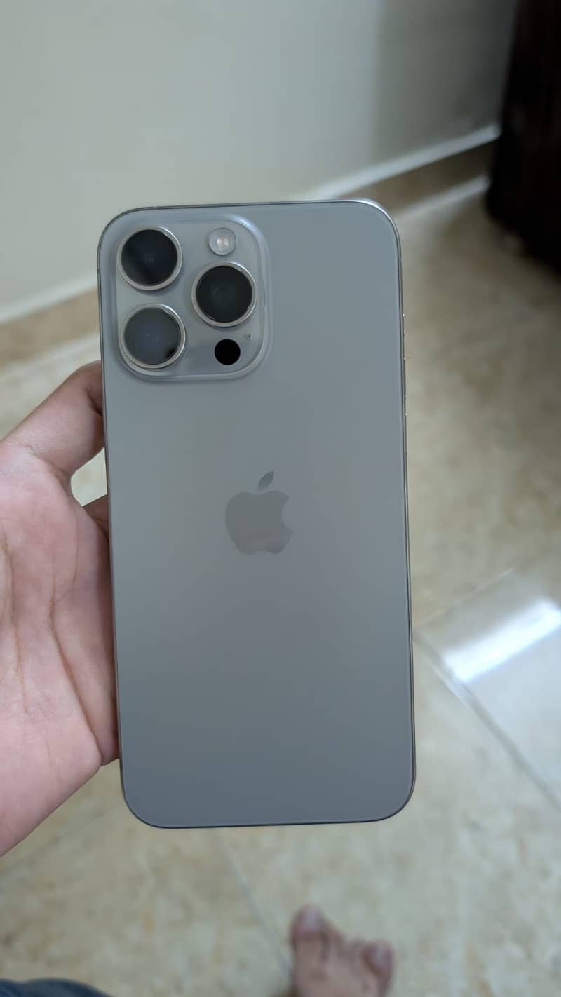 Apple iPhone 15 Pro Max 2