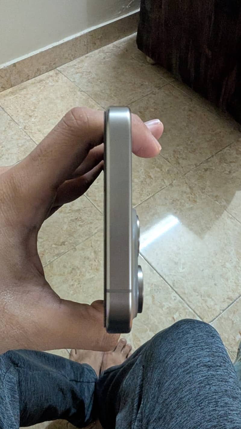 Apple iPhone 15 Pro Max 3
